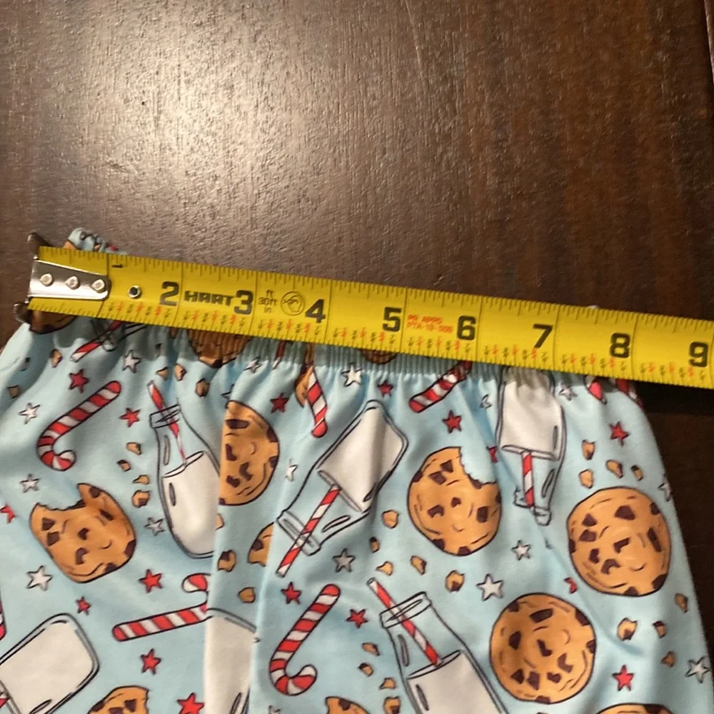 E782 Boutique Santa & Cookies NWT Girls Sz. 2T Cute